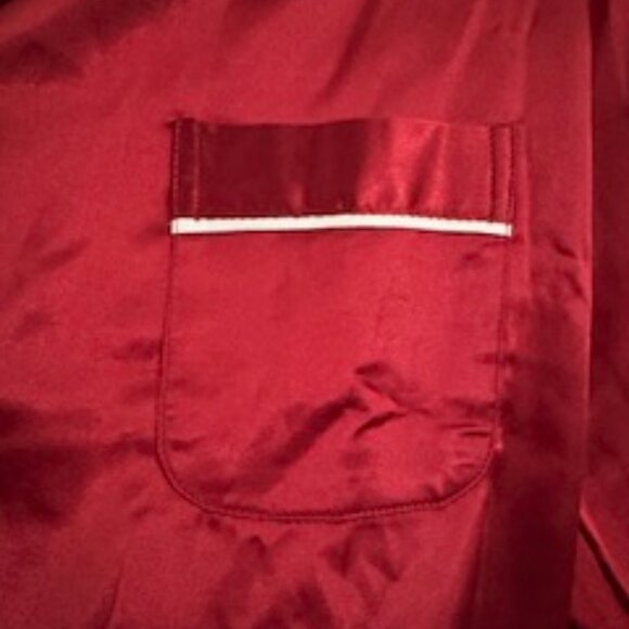 Pijama Satinada Borgoña de 2 Piezas (Burgundy Satin Pajama Set – 2 Piece) - Picture 5 of 16